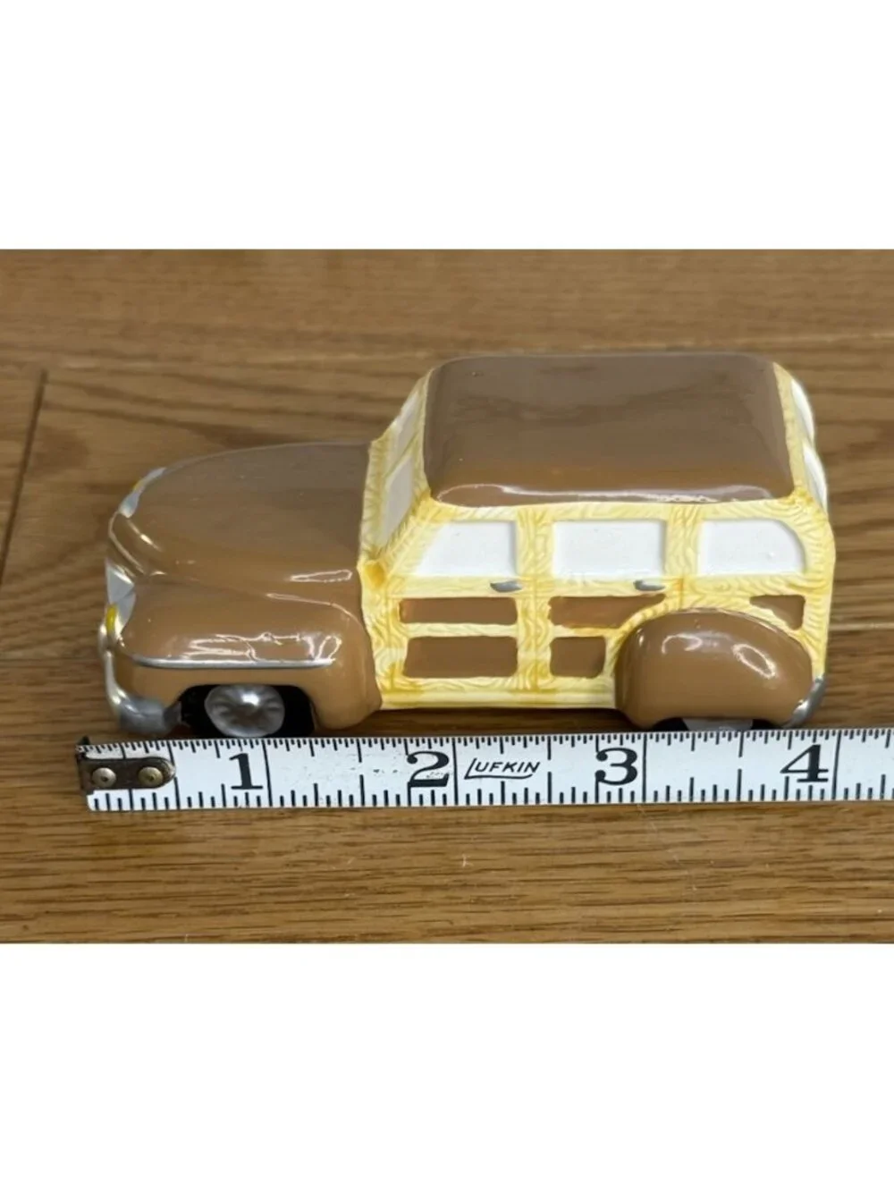 Dept 56 Snow Village Woody Station Wagon #5136-5